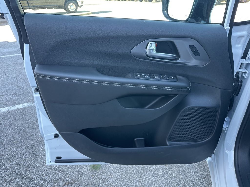 2026 Chrysler Pacifica PACIFICA SELECT AWD
