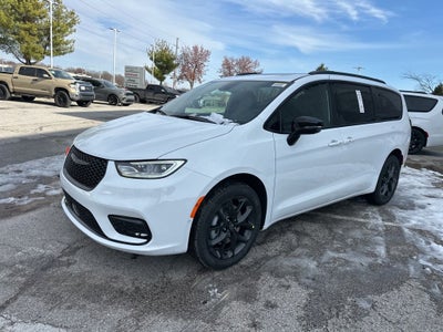 2026 Chrysler Pacifica PACIFICA SELECT AWD