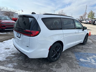 2026 Chrysler Pacifica PACIFICA SELECT AWD