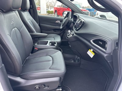 2026 Chrysler Pacifica PACIFICA SELECT AWD