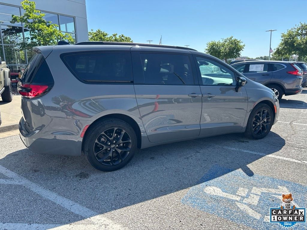2025 Chrysler Pacifica Limited AWD