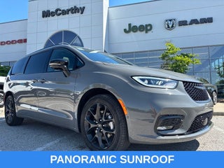 2025 Chrysler Pacifica Limited AWD