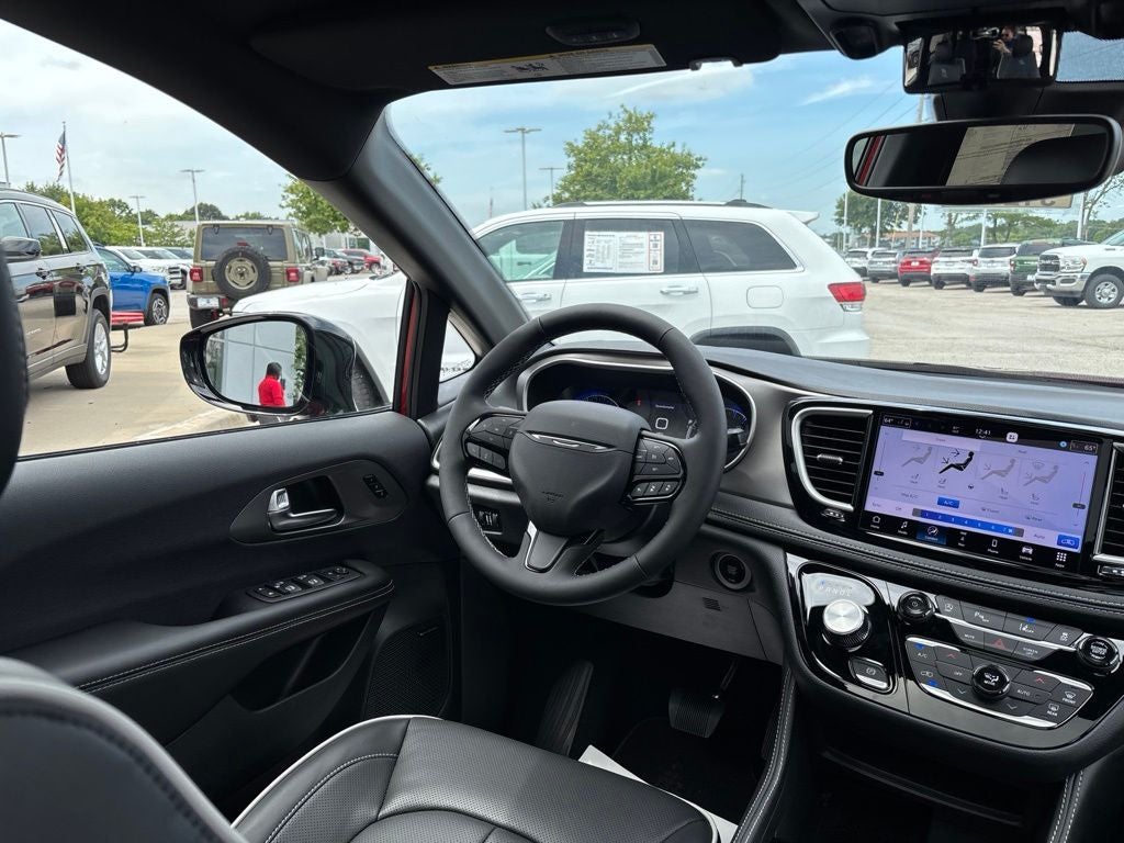 2027 Chrysler Pacifica PACIFICA LIMITED AWD