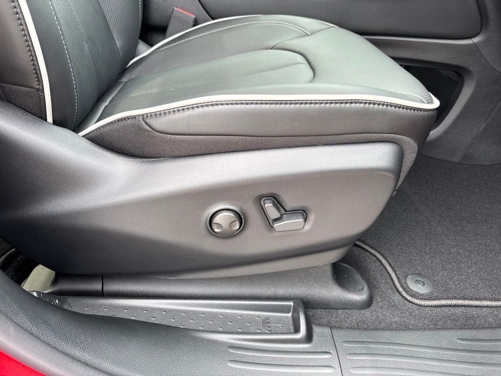 2027 Chrysler Pacifica PACIFICA LIMITED AWD