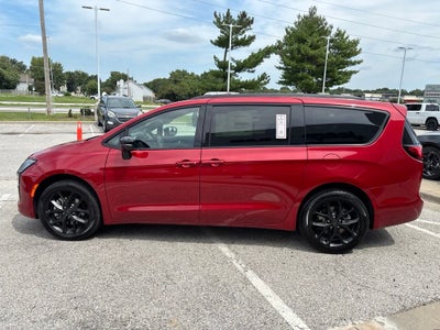 2027 Chrysler Pacifica PACIFICA LIMITED AWD