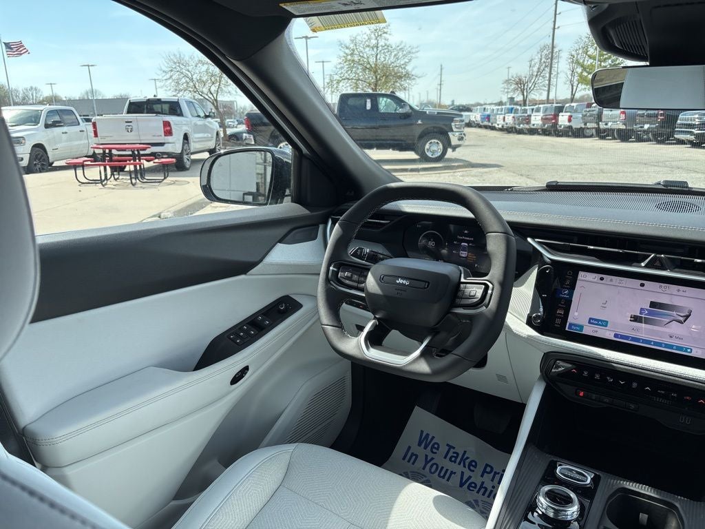 2026 Jeep Cherokee CHEROKEE LAREDO 4X4