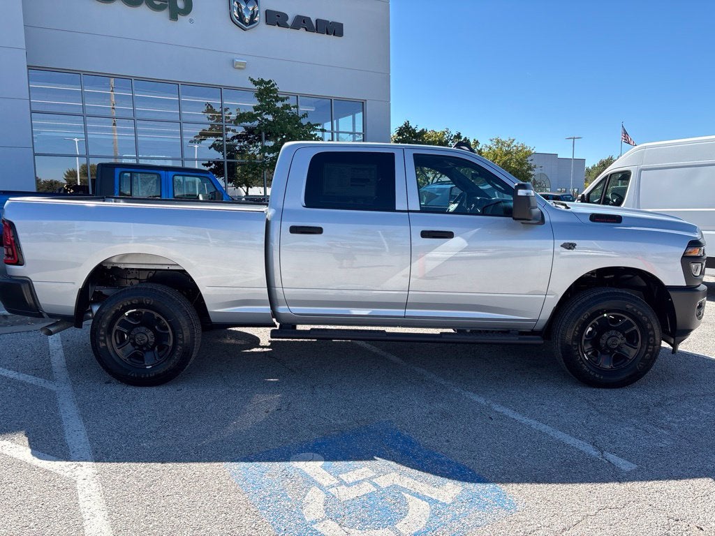 2027 RAM Ram 3500 RAM 3500 TRADESMAN CREW CAB 4X4 6'4' BOX