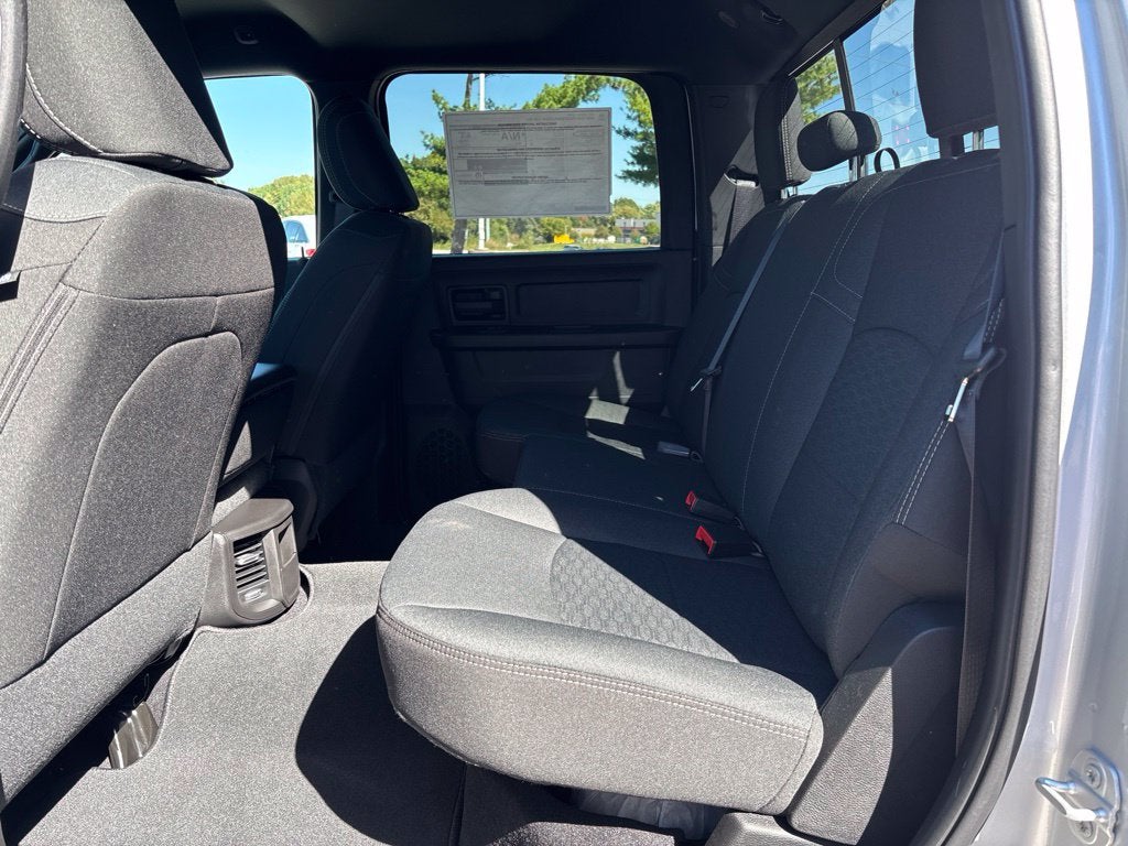 2027 RAM Ram 3500 RAM 3500 TRADESMAN CREW CAB 4X4 6'4' BOX