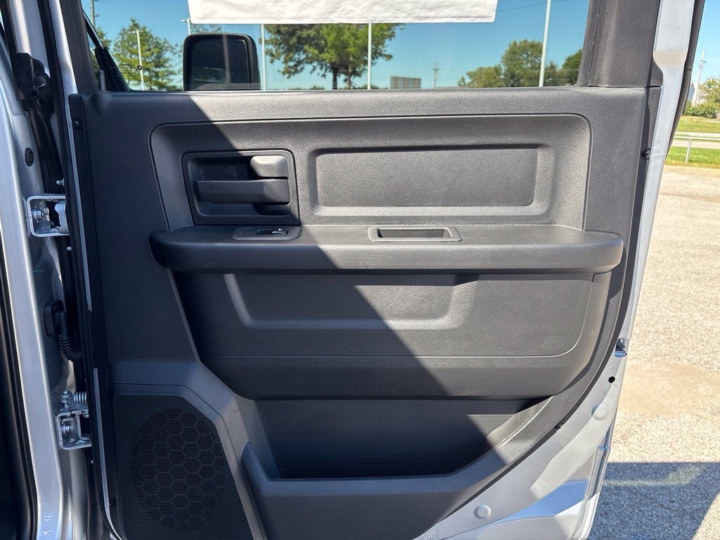 2027 RAM Ram 3500 RAM 3500 TRADESMAN CREW CAB 4X4 6'4' BOX