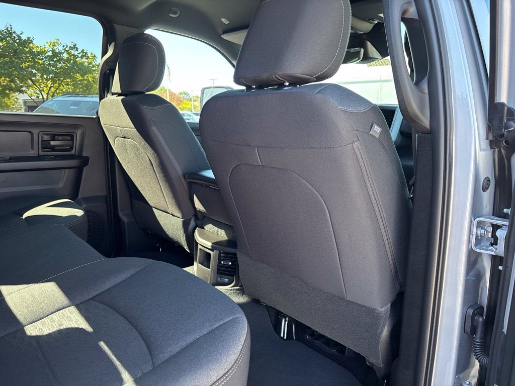 2027 RAM Ram 3500 RAM 3500 TRADESMAN CREW CAB 4X4 6'4' BOX
