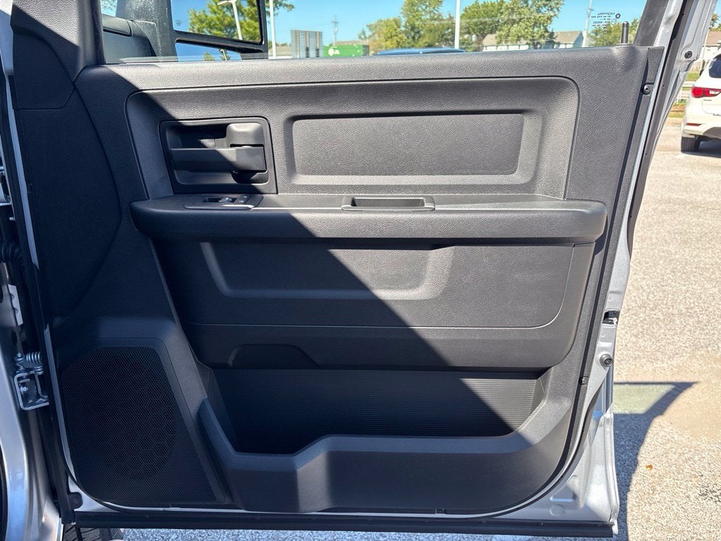 2027 RAM Ram 3500 RAM 3500 TRADESMAN CREW CAB 4X4 6'4' BOX