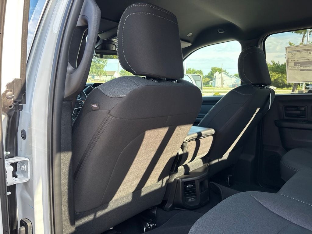 2027 RAM Ram 3500 RAM 3500 TRADESMAN CREW CAB 4X4 6'4' BOX