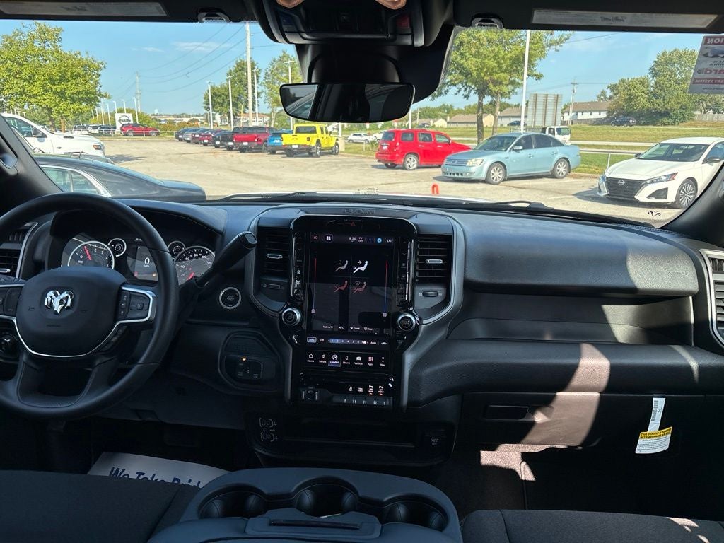 2027 RAM Ram 3500 RAM 3500 TRADESMAN CREW CAB 4X4 6'4' BOX