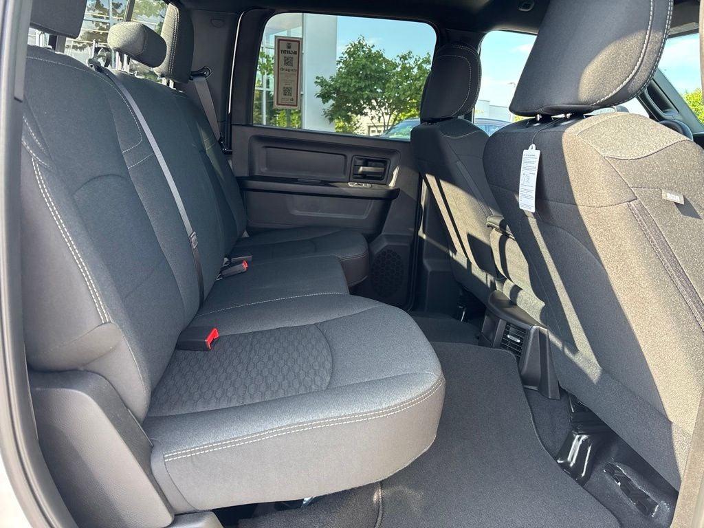 2027 RAM Ram 3500 RAM 3500 TRADESMAN CREW CAB 4X4 6'4' BOX
