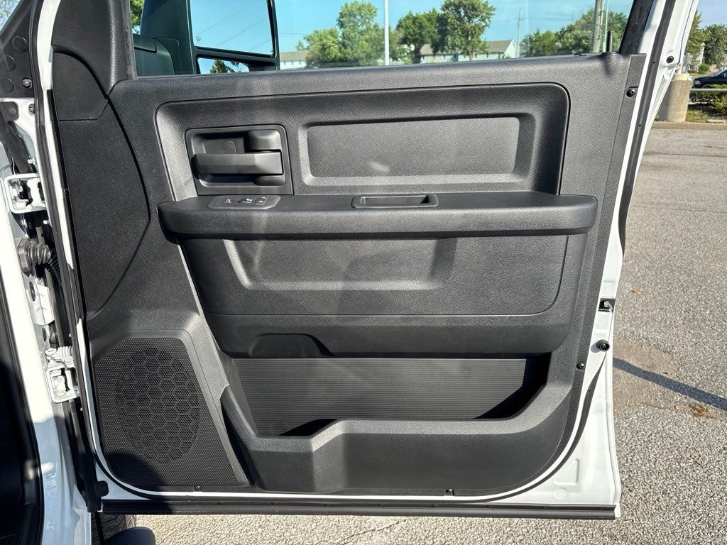2027 RAM Ram 3500 RAM 3500 TRADESMAN CREW CAB 4X4 6'4' BOX