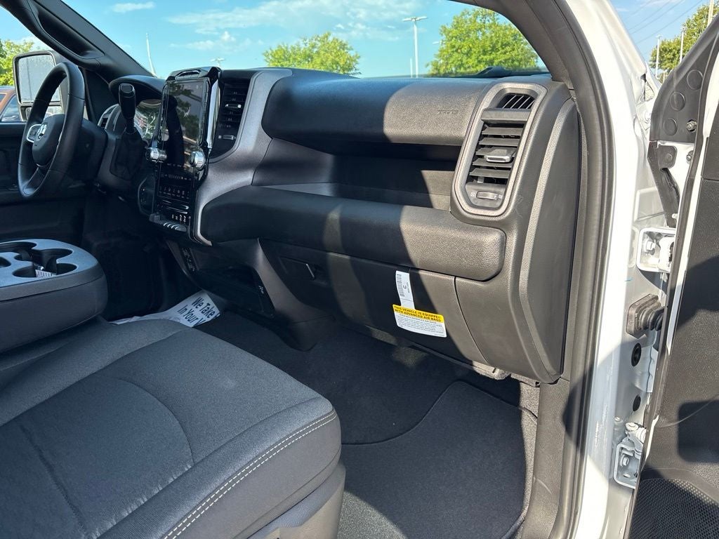 2027 RAM Ram 3500 RAM 3500 TRADESMAN CREW CAB 4X4 6'4' BOX