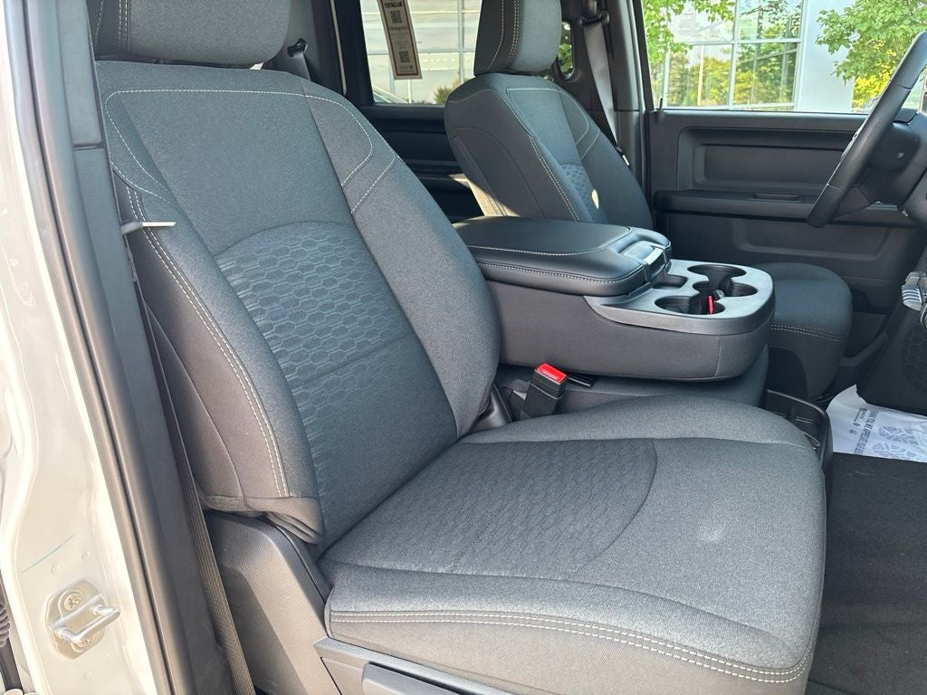 2027 RAM Ram 3500 RAM 3500 TRADESMAN CREW CAB 4X4 6'4' BOX