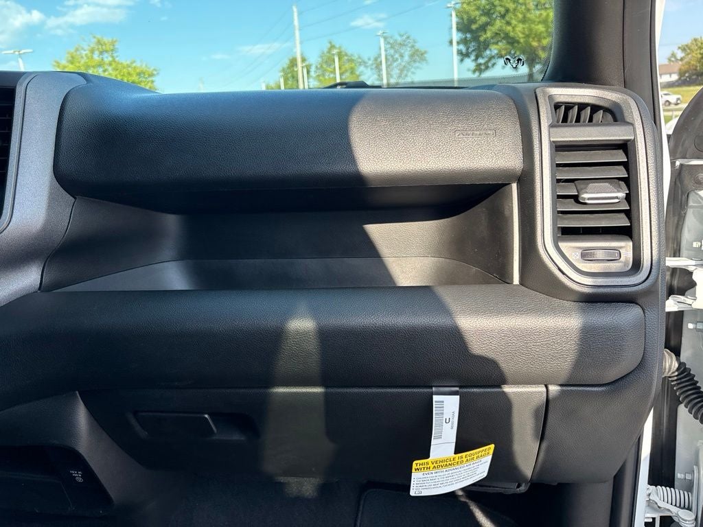 2027 RAM Ram 3500 RAM 3500 TRADESMAN CREW CAB 4X4 6'4' BOX