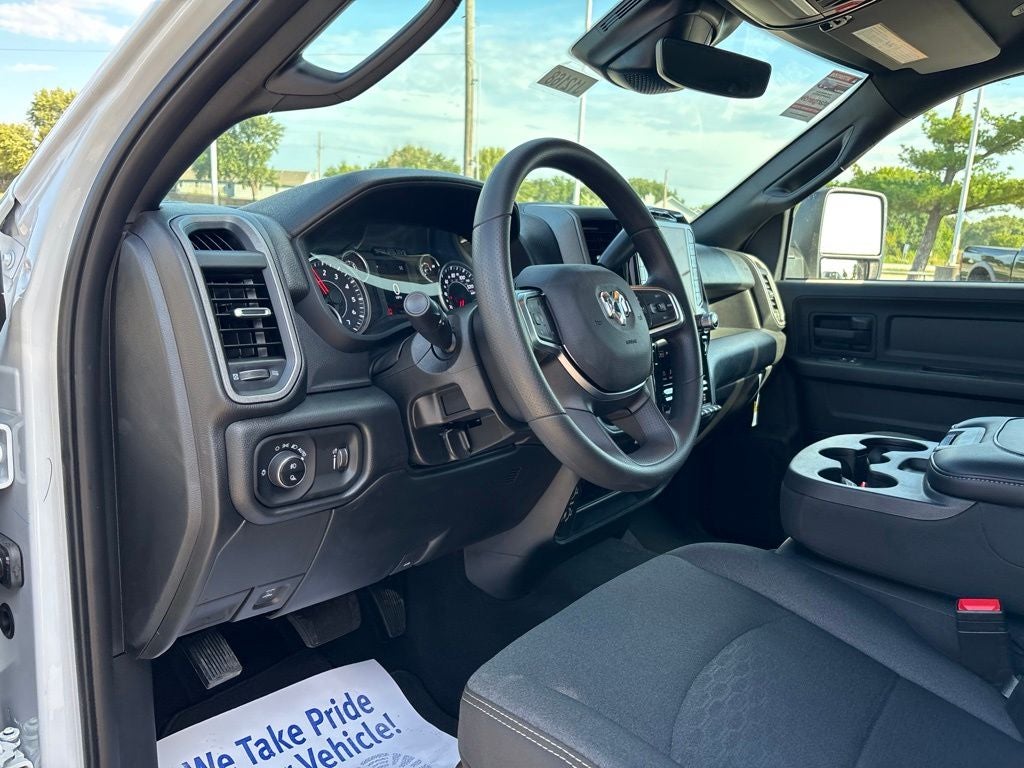 2027 RAM Ram 3500 RAM 3500 TRADESMAN CREW CAB 4X4 6'4' BOX
