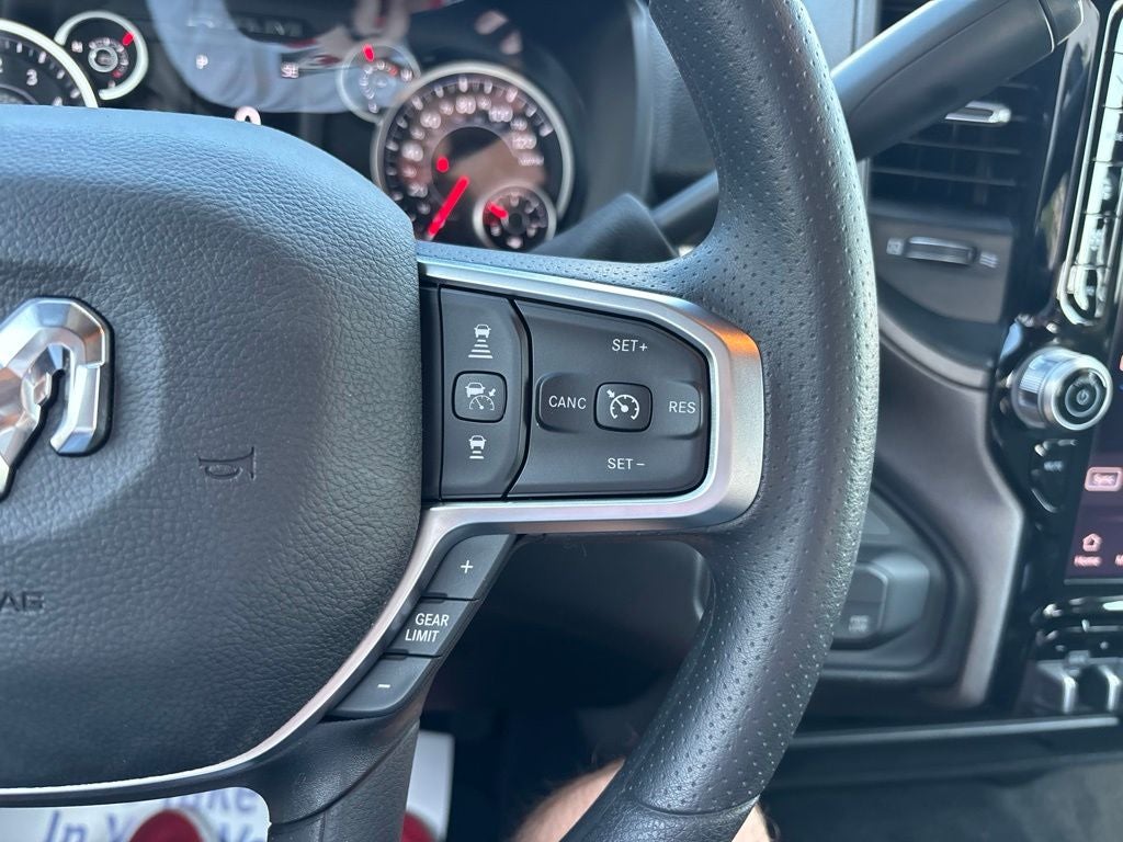2027 RAM Ram 3500 RAM 3500 TRADESMAN CREW CAB 4X4 6'4' BOX