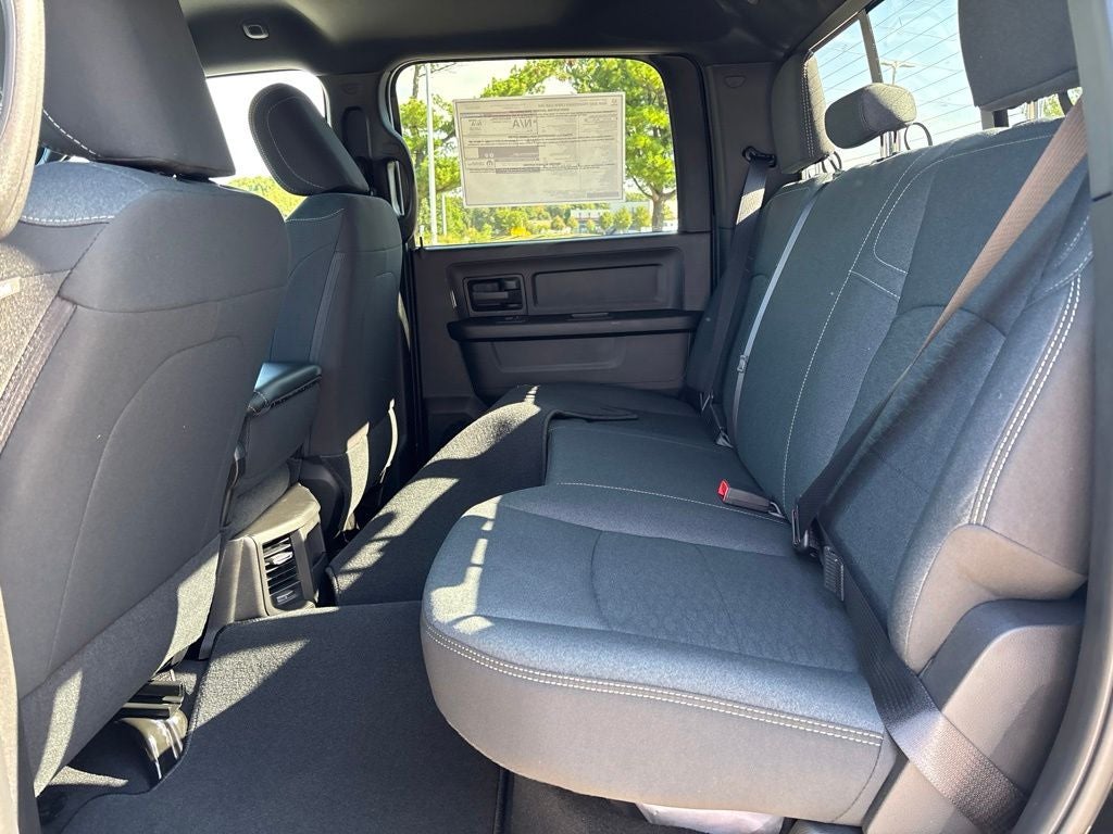 2027 RAM Ram 3500 RAM 3500 TRADESMAN CREW CAB 4X4 6'4' BOX