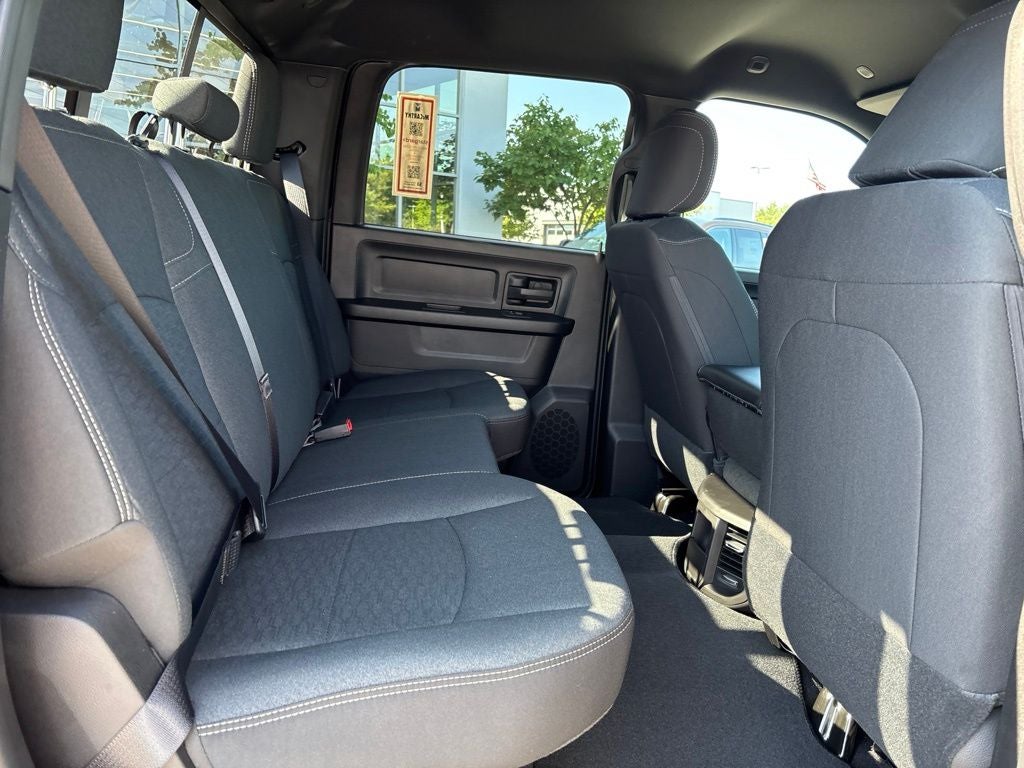 2027 RAM Ram 3500 RAM 3500 TRADESMAN CREW CAB 4X4 6'4' BOX