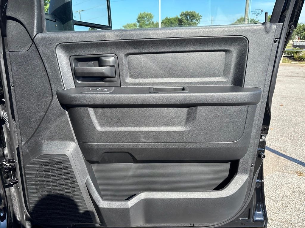 2027 RAM Ram 3500 RAM 3500 TRADESMAN CREW CAB 4X4 6'4' BOX