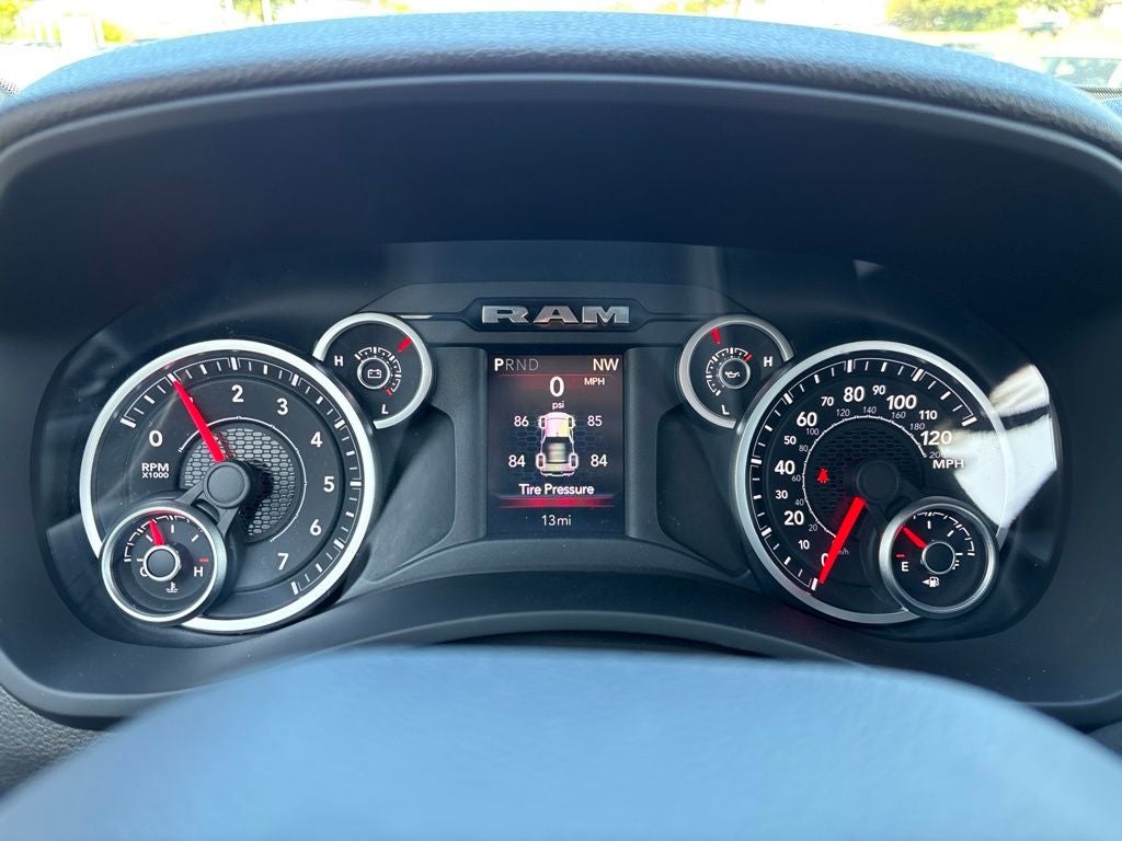 2027 RAM Ram 3500 RAM 3500 TRADESMAN CREW CAB 4X4 6'4' BOX