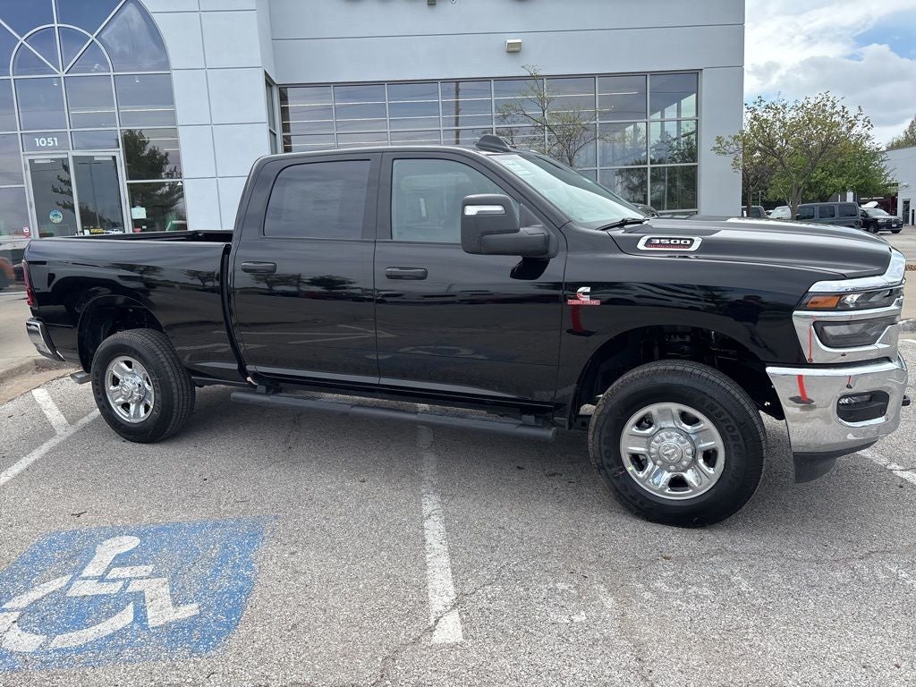 2026 RAM Ram 3500 RAM 3500 TRADESMAN CREW CAB 4X4 6'4' BOX