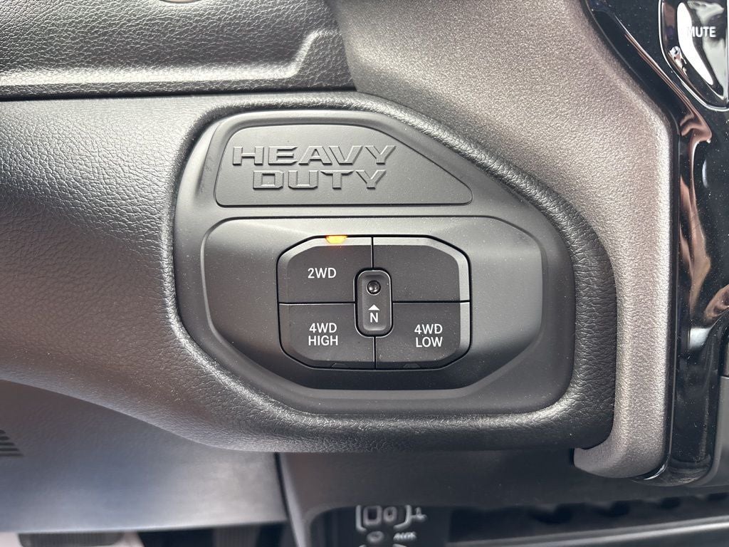 2026 RAM Ram 3500 RAM 3500 TRADESMAN CREW CAB 4X4 6'4' BOX