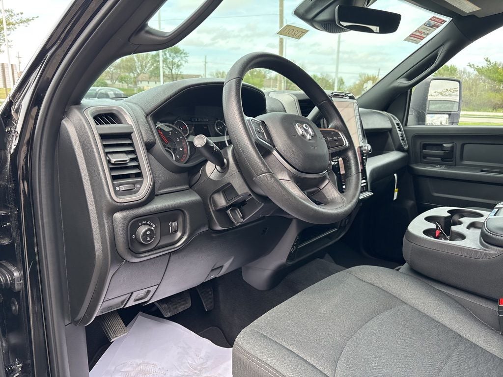 2026 RAM Ram 3500 RAM 3500 TRADESMAN CREW CAB 4X4 6'4' BOX