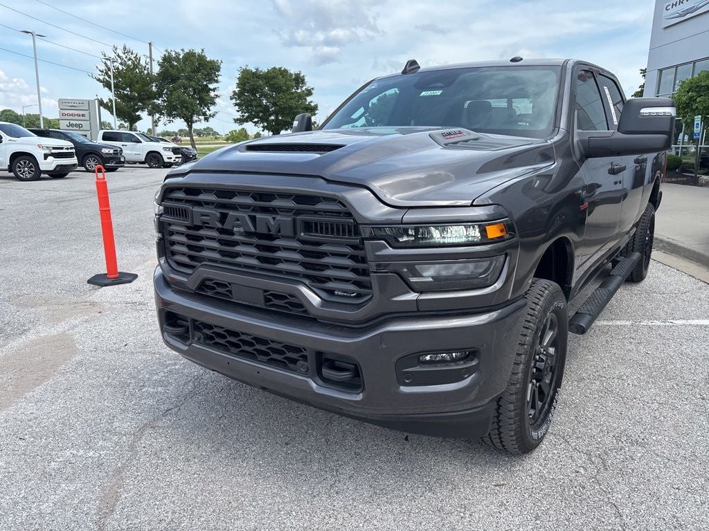 2026 RAM Ram 2500 RAM 2500 BLACK EXPRESS CREW CAB 4X4 6'4' BOX