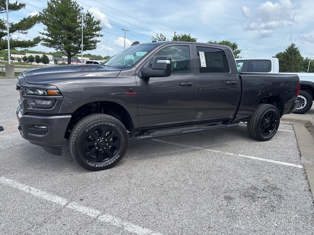 2026 RAM Ram 2500 RAM 2500 BLACK EXPRESS CREW CAB 4X4 6'4' BOX