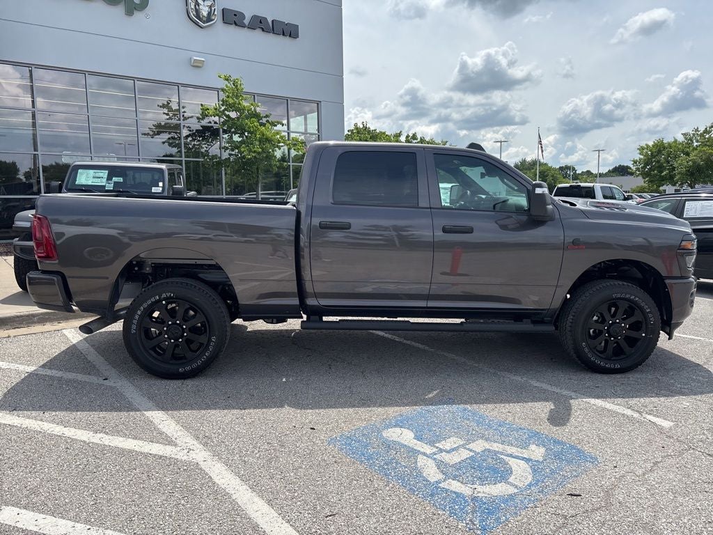 2026 RAM Ram 2500 RAM 2500 BLACK EXPRESS CREW CAB 4X4 6'4' BOX
