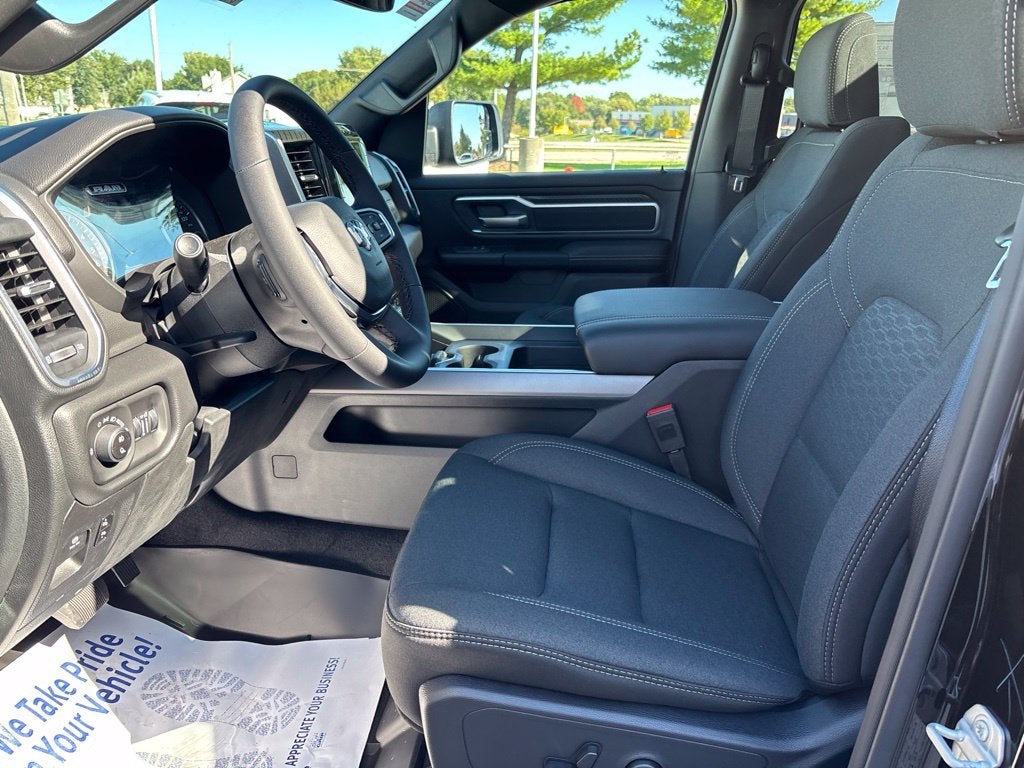 2027 RAM Ram 1500 RAM 1500 BIG HORN CREW CAB 4X4 5'7' BOX
