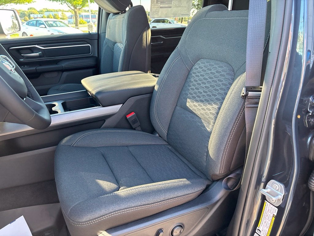 2027 RAM Ram 1500 RAM 1500 BIG HORN CREW CAB 4X4 5'7' BOX