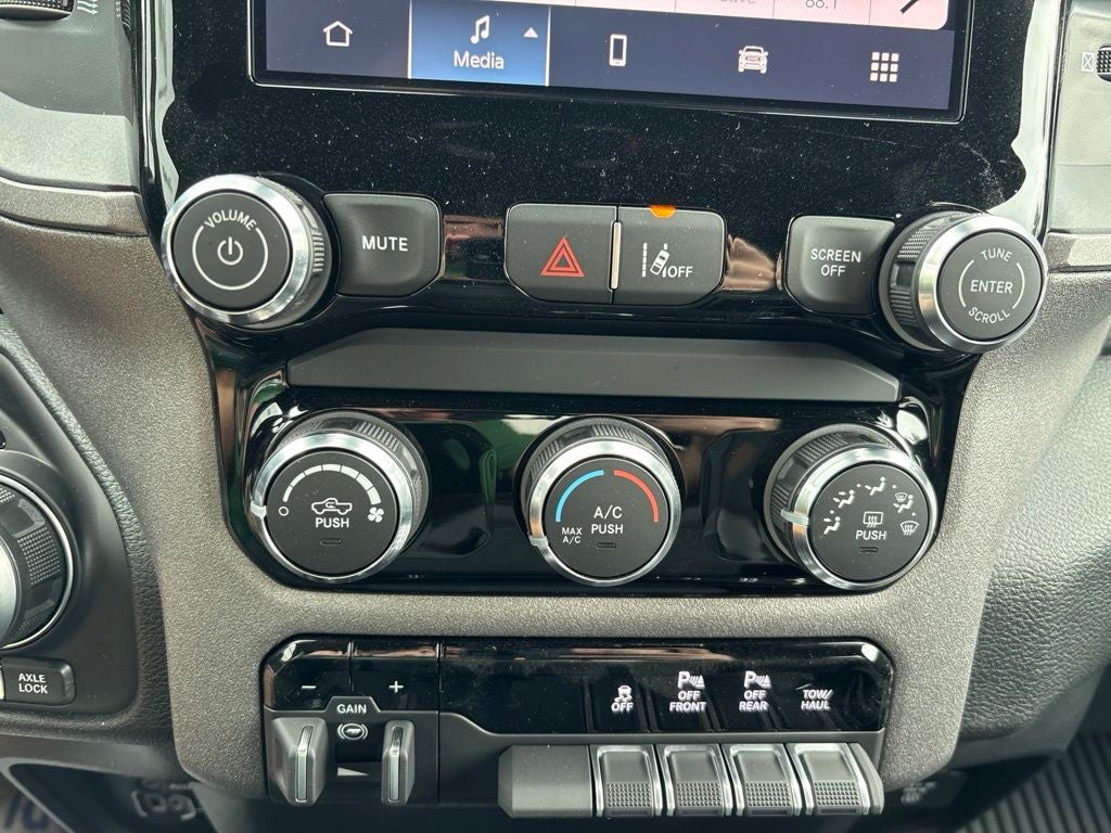 2026 RAM 1500 RAM 1500 WARLOCK CREW CAB 4X4 5'7' BOX