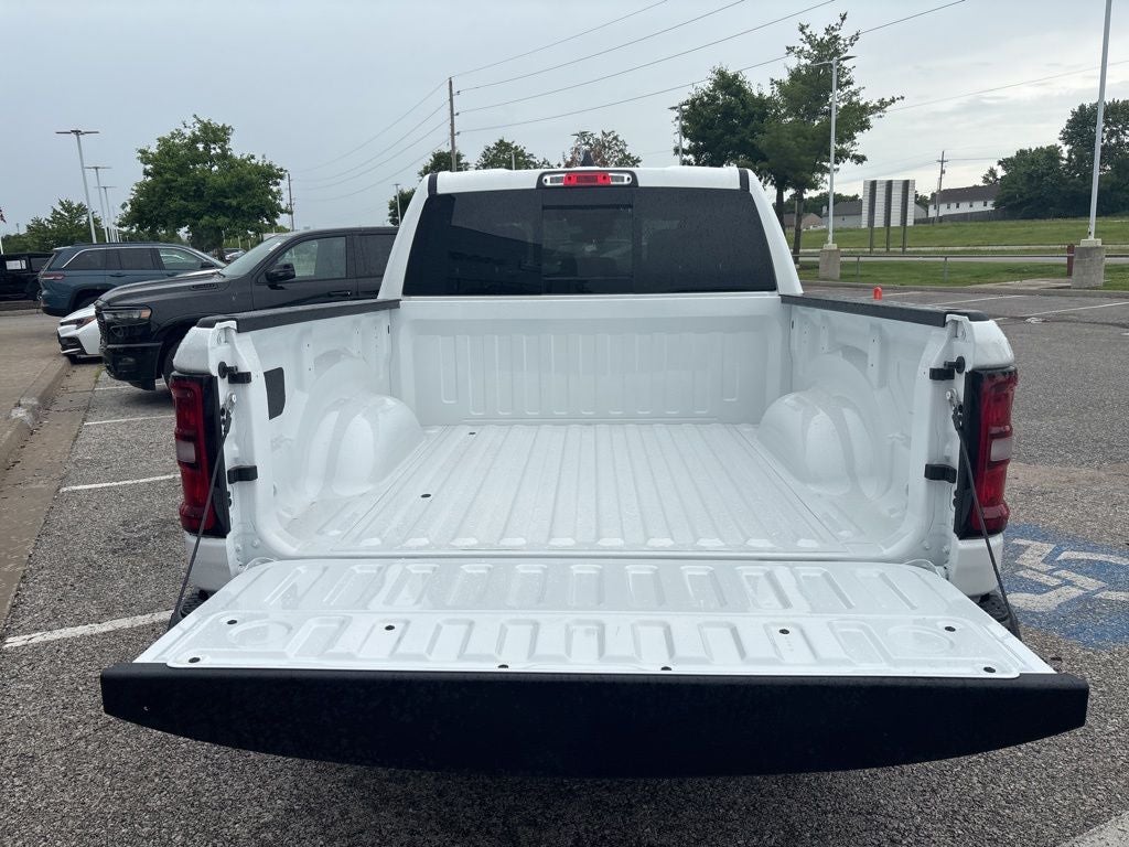 2026 RAM Ram 1500 RAM 1500 TRADESMAN CREW CAB 4X4 5'7' BOX
