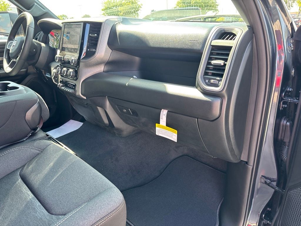 2026 RAM 1500 RAM 1500 TRADESMAN CREW CAB 4X4 5'7' BOX