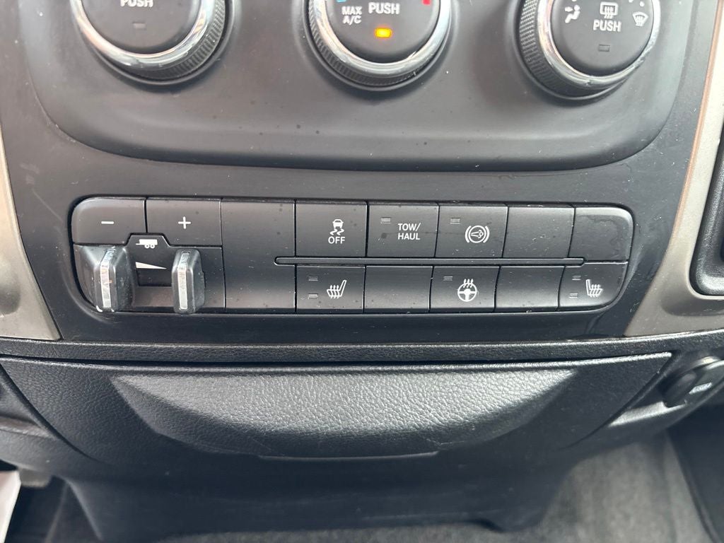 2018 RAM 2500 Big Horn Crew Cab 4x4 6'4' Box