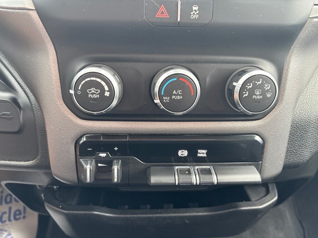 2019 RAM 2500 Big Horn Crew Cab 4x4 8' Box