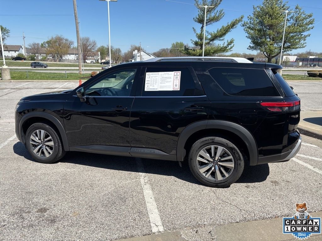 2025 Nissan Pathfinder SL FWD