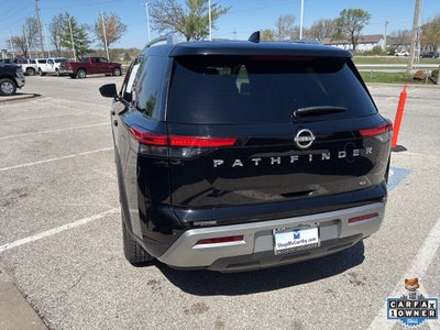 2025 Nissan Pathfinder SL FWD