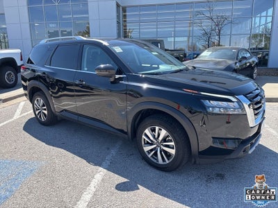 2025 Nissan Pathfinder SL FWD