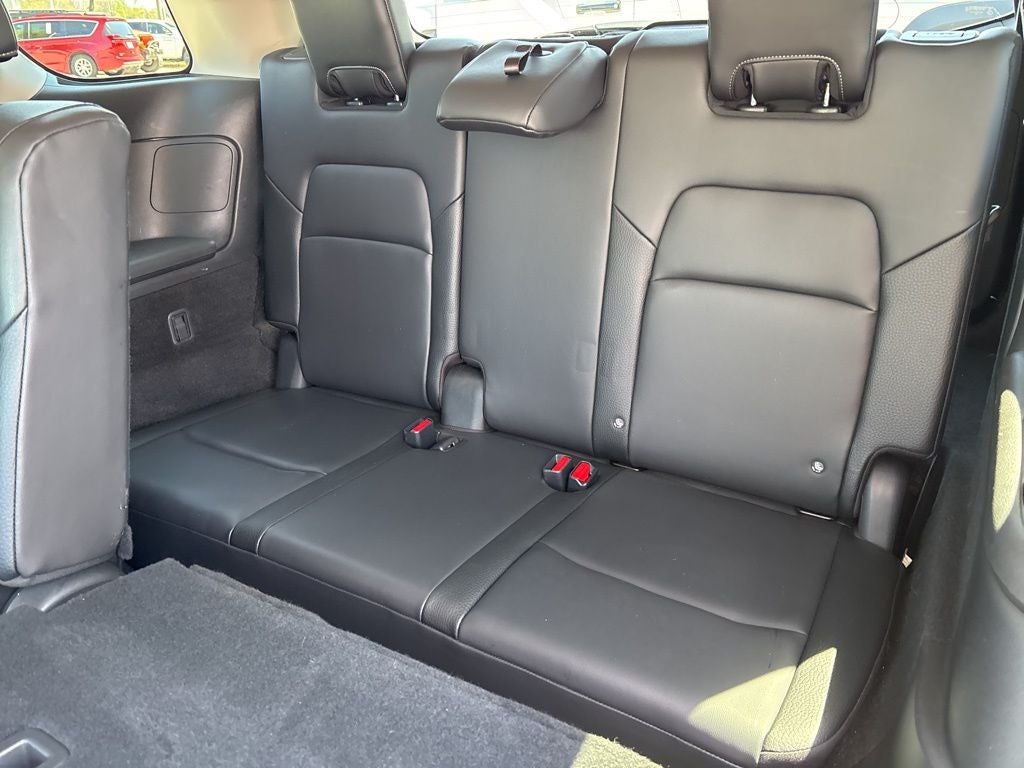 2025 Nissan Pathfinder SL FWD