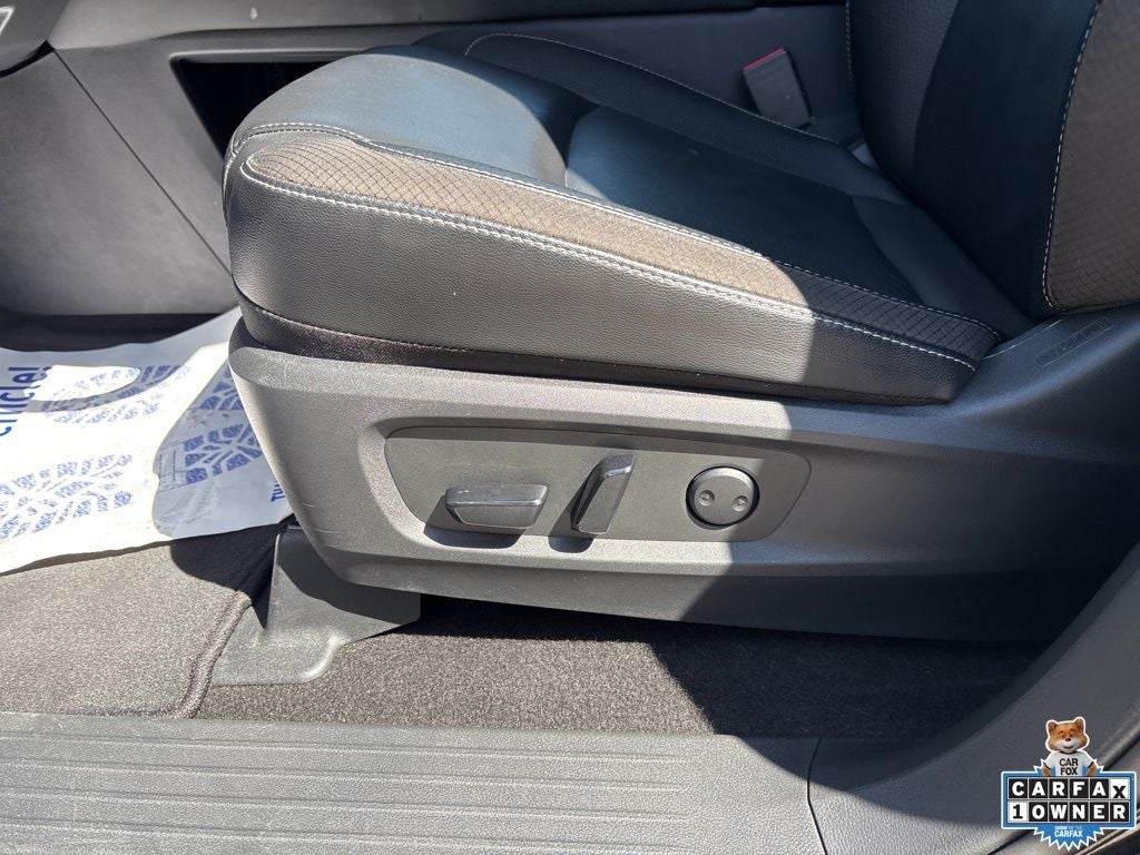 2025 Nissan Pathfinder SL FWD