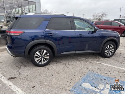 2025 Nissan Pathfinder SL FWD