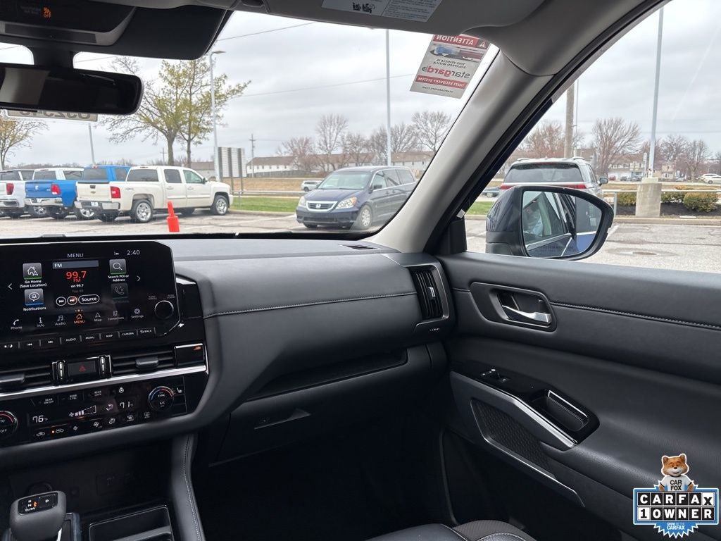 2025 Nissan Pathfinder SL FWD