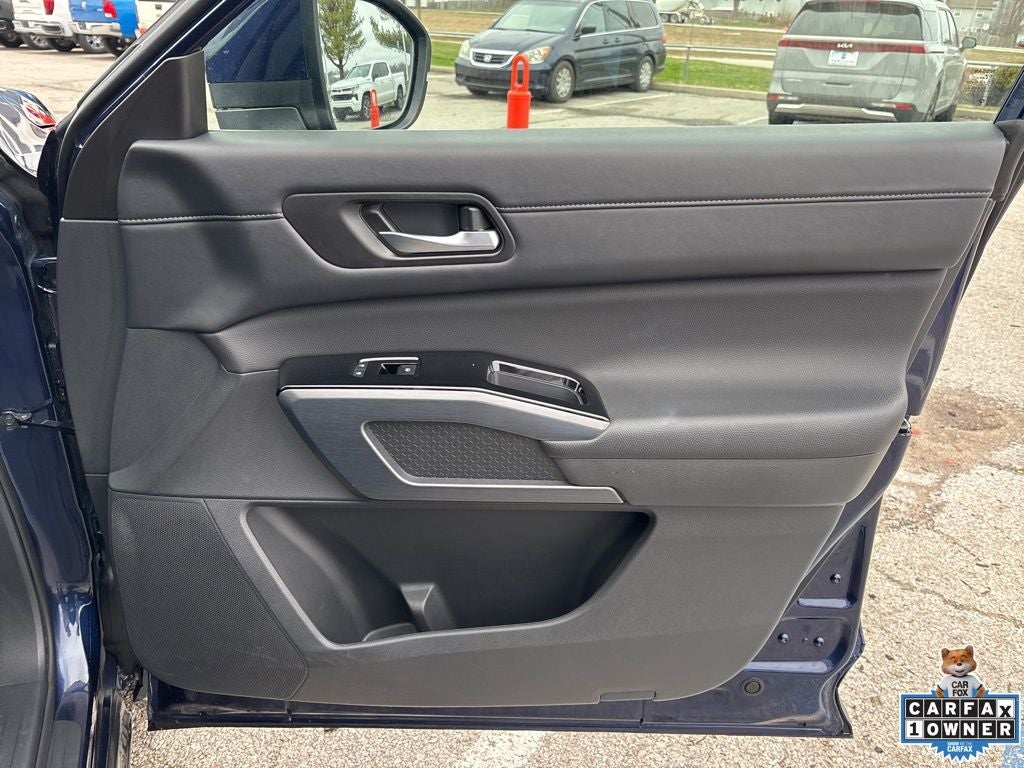 2025 Nissan Pathfinder SL FWD