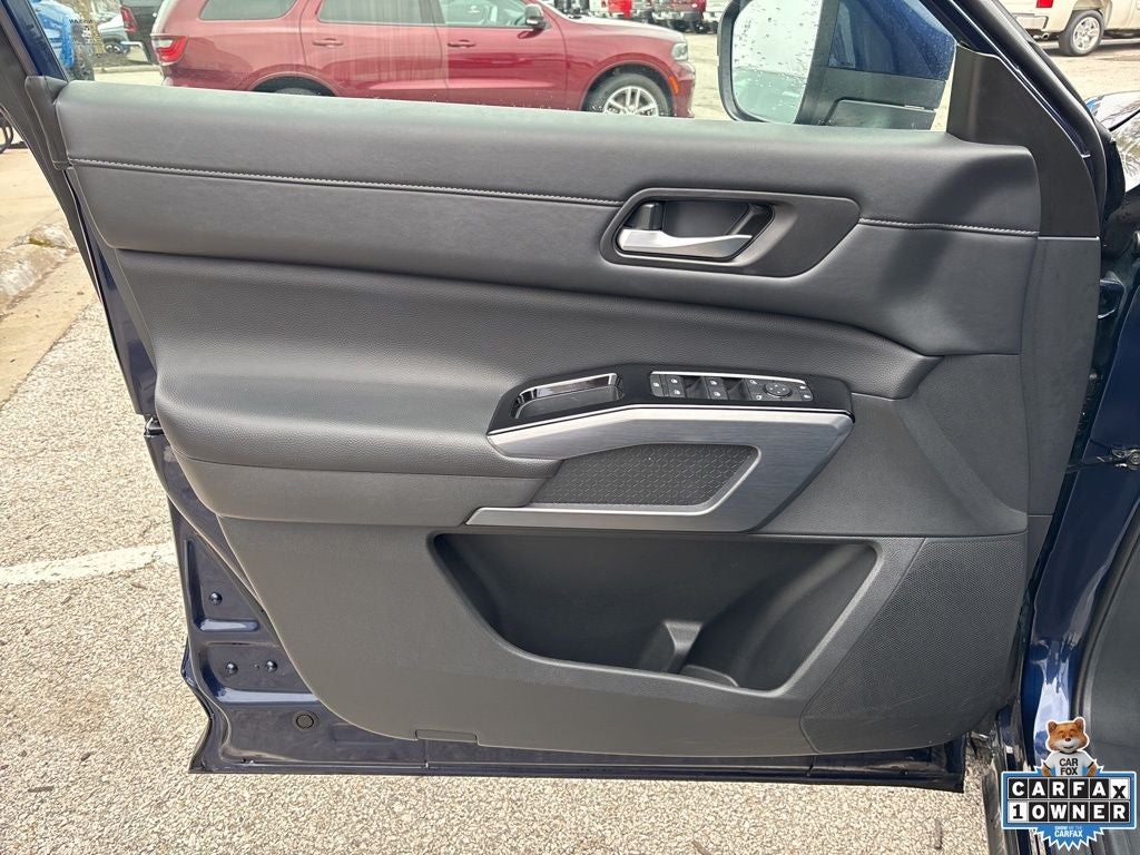 2025 Nissan Pathfinder SL FWD